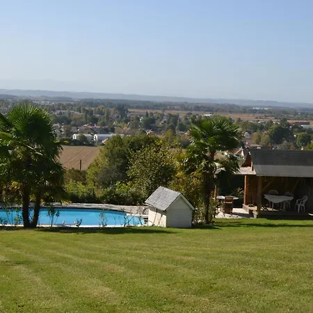 Сasa de vacaciones Ty Green, Maison De Avec Piscine Partagée En Campagne Proche De Pau